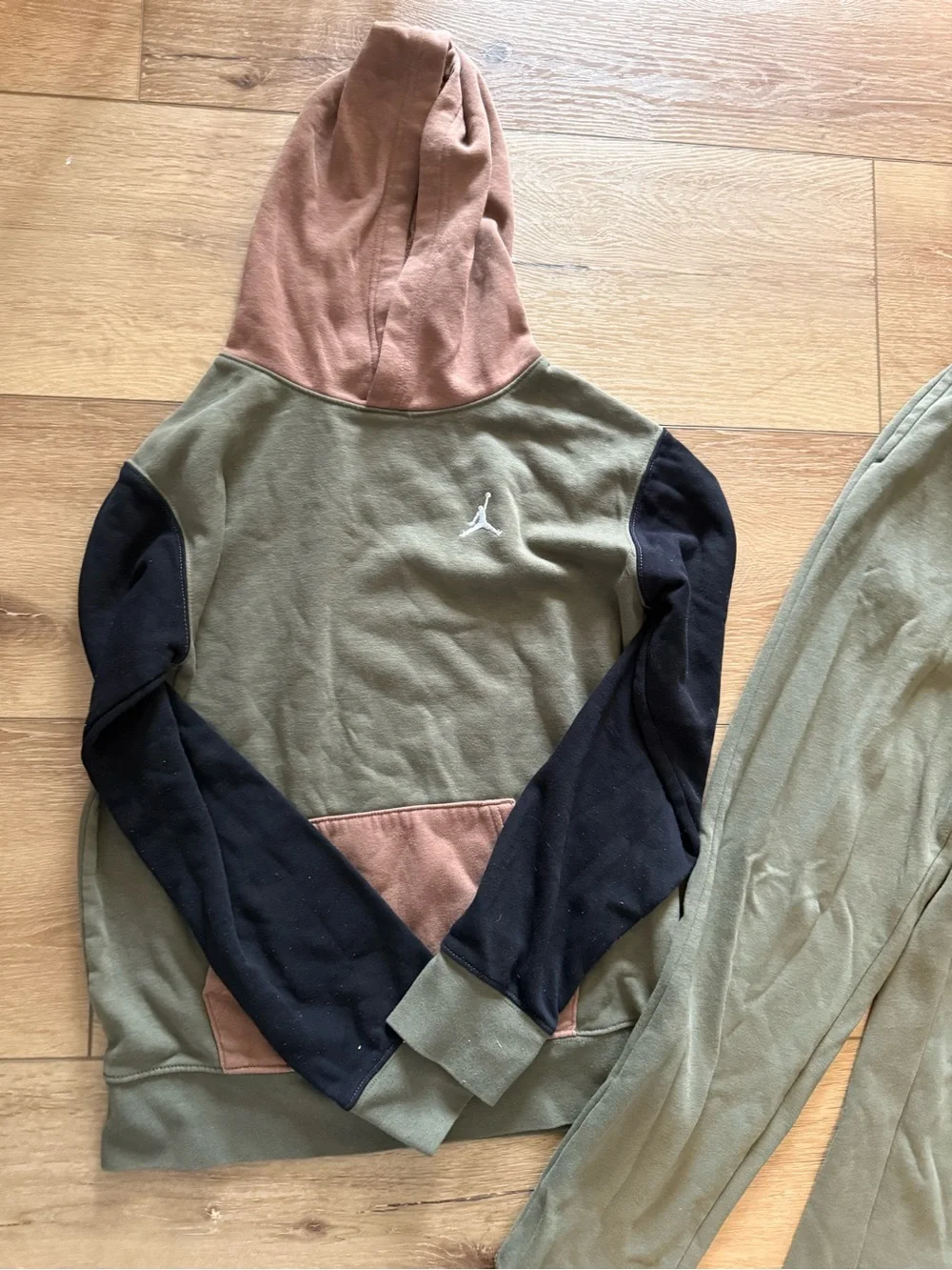 Jordan Kids Olive & Rust Colorblock Hoodie Sweatpants Set